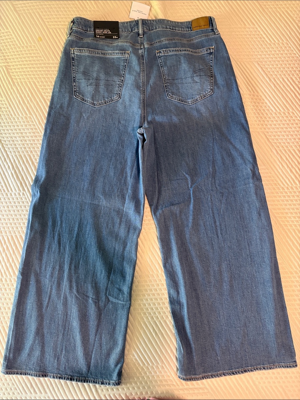 American Eagle Outfitters Wide-Leg Jeans in Medium Blue Wash - Picture 2 of 3